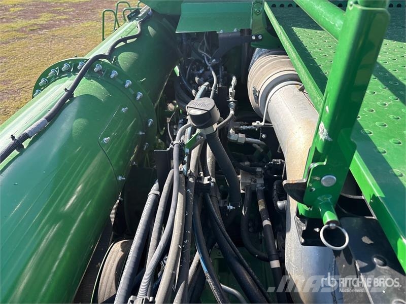 John Deere X9 1000 Combine Harvester Sklízecí mlátičky