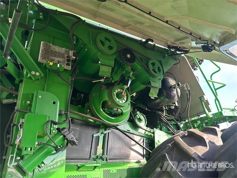 John Deere X9 1000 Combine Harvester Sklízecí mlátičky