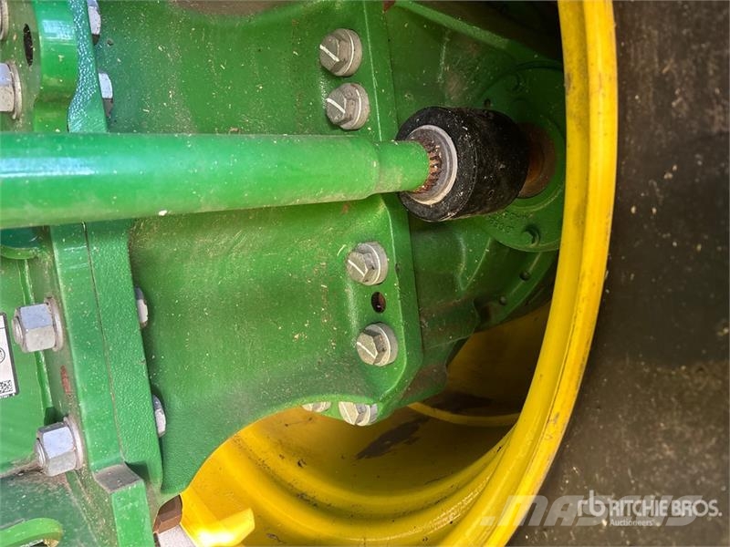John Deere X9 1000 Combine Harvester حصادات