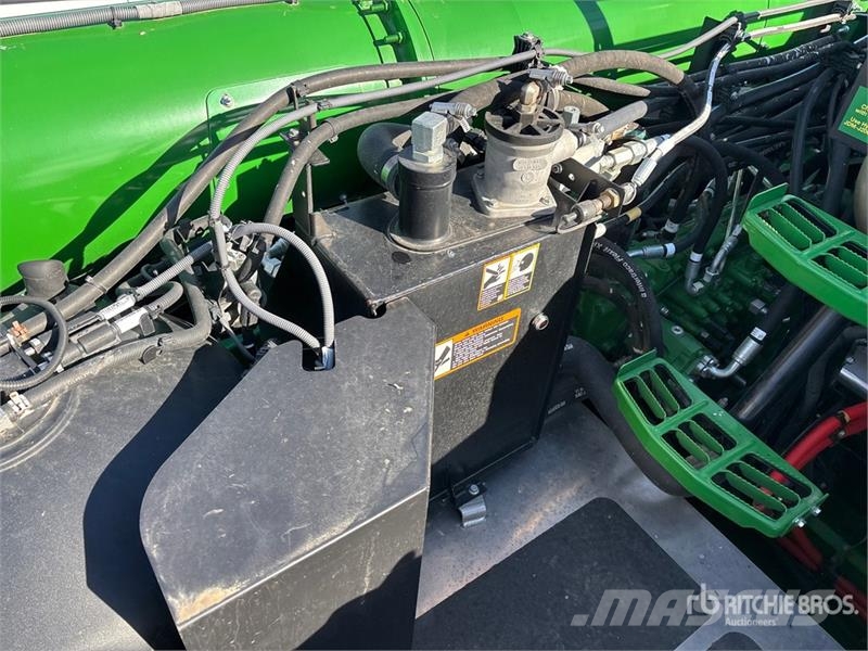 John Deere X9 1000 Combine Harvester Sklízecí mlátičky