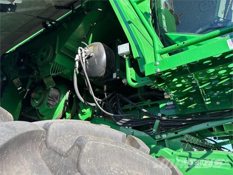 John Deere X9 1000 Combine Harvester Sklízecí mlátičky