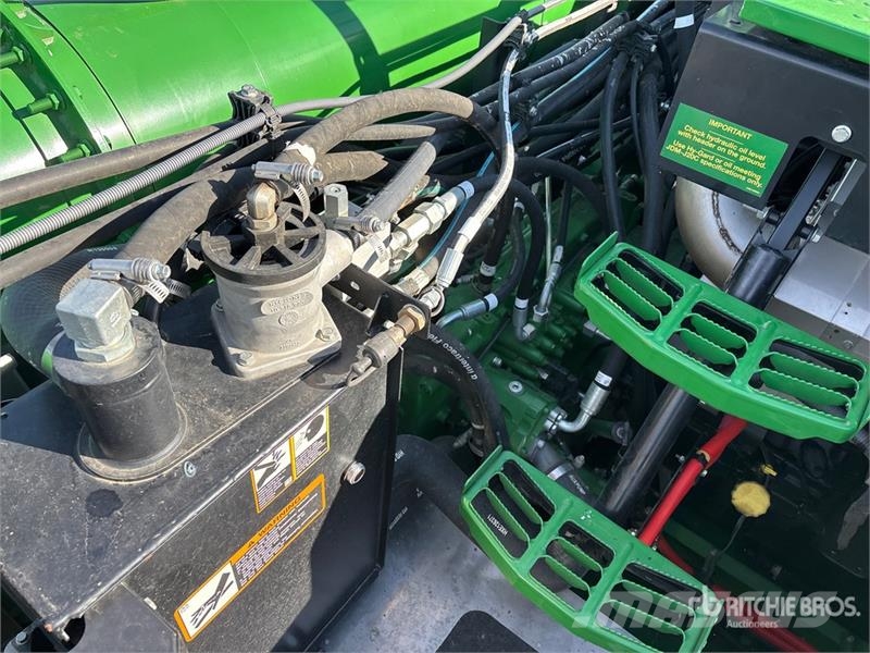 John Deere X9 1000 Combine Harvester Sklízecí mlátičky