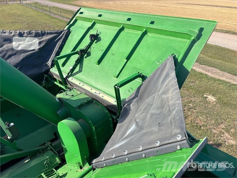 John Deere X9 1000 Combine Harvester Sklízecí mlátičky