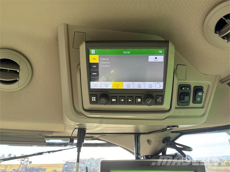 John Deere X9 1000 Combine Harvester Sklízecí mlátičky