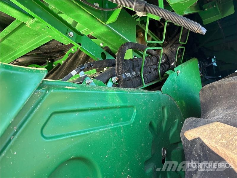John Deere X9 1000 Combine Harvester Sklízecí mlátičky