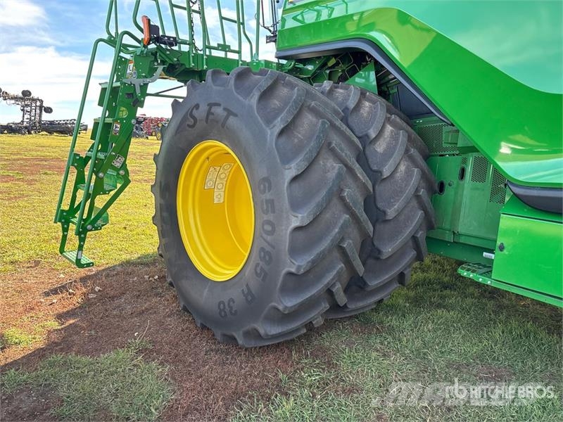 John Deere X9 1000 Combine Harvester Sklízecí mlátičky