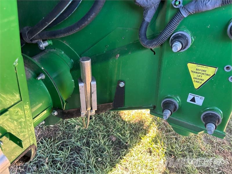 John Deere X9 1000 Combine Harvester Sklízecí mlátičky
