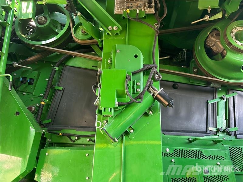 John Deere X9 1000 Combine Harvester Sklízecí mlátičky