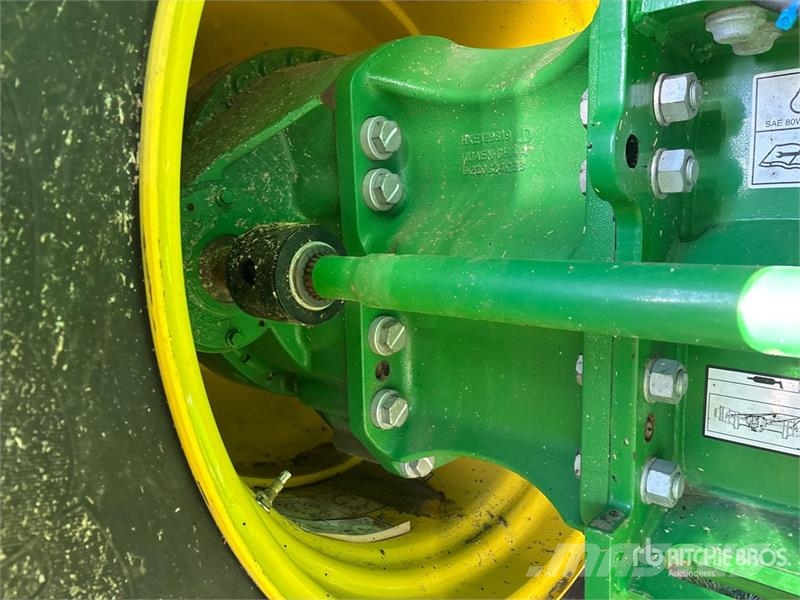 John Deere X9 1000 Combine Harvester حصادات