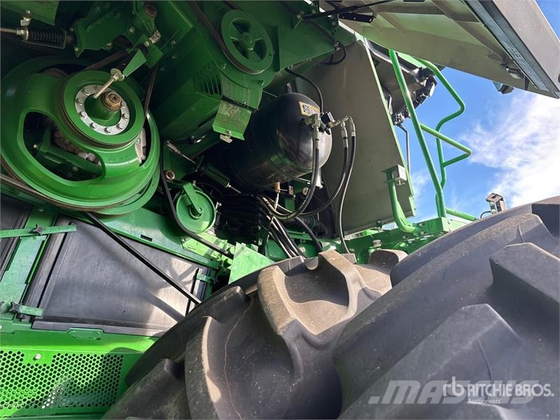 John Deere X9 1000 Combine Harvester Sklízecí mlátičky