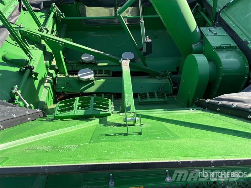 John Deere X9 1000 Combine Harvester Sklízecí mlátičky