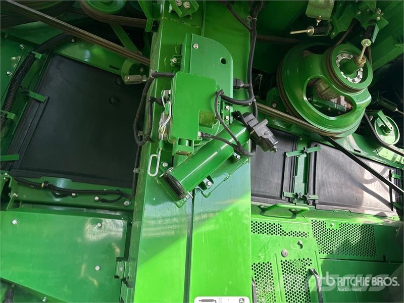 John Deere X9 1000 Combine Harvester Sklízecí mlátičky