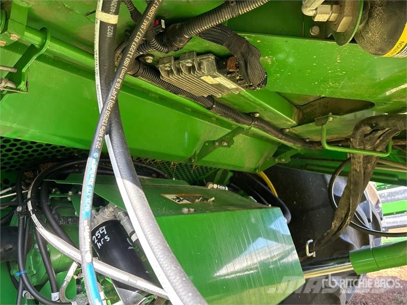 John Deere X9 1000 Combine Harvester Sklízecí mlátičky