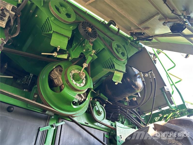 John Deere X9 1000 Combine Harvester Sklízecí mlátičky