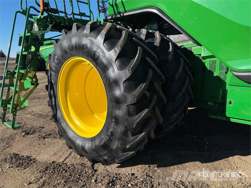 John Deere X9 1000 Signature Edition 4x4 Combine Harvester Kombajni