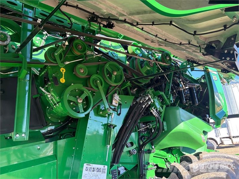John Deere X9 1000 Signature Edition 4x4 Combine Harvester Kombajni