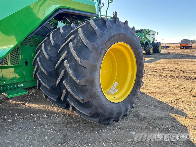 John Deere X9 1000 Signature Edition 4x4 Combine Harvester Kombajni