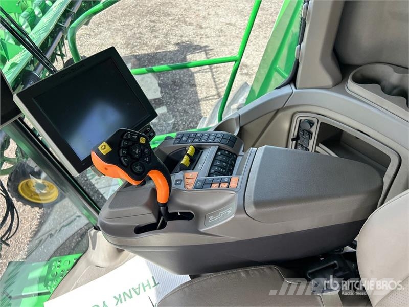 John Deere X9 1000 Signature Edition Combine Harvester Combine harvesters