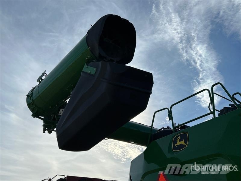 John Deere X9 1100 4x4 Signature Edition Combine Harvester Kombajni