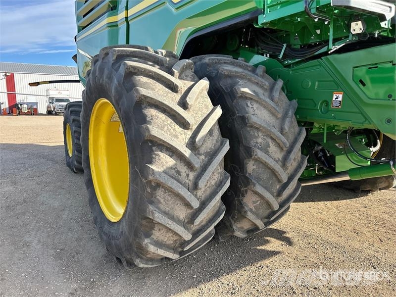 John Deere X9 1100 4x4 Signature Edition Combine Harvester Kombajni