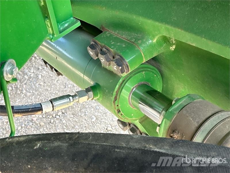 John Deere X9 1100 4x4 Signature Edition Combine Harvester Kombajni