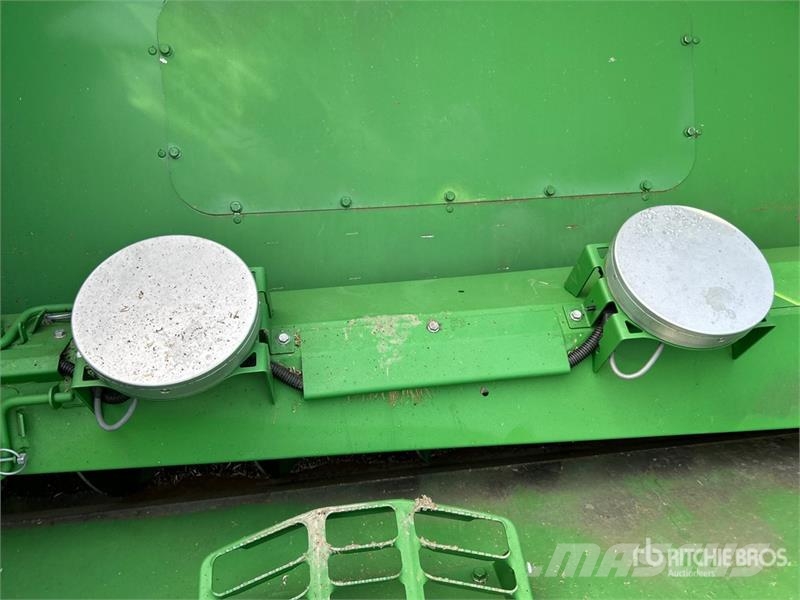 John Deere X9 1100 4x4 Signature Edition Combine Harvester Kombajni
