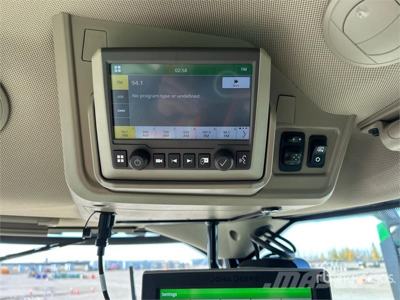 John Deere X9 1100 4x4 Signature Edition Combine Harvester Kombajni
