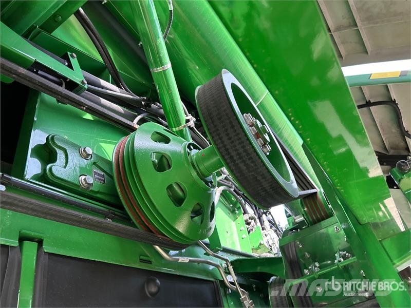 John Deere X9 1100 4x4 Signature Edition Combine Harvester Kombajni