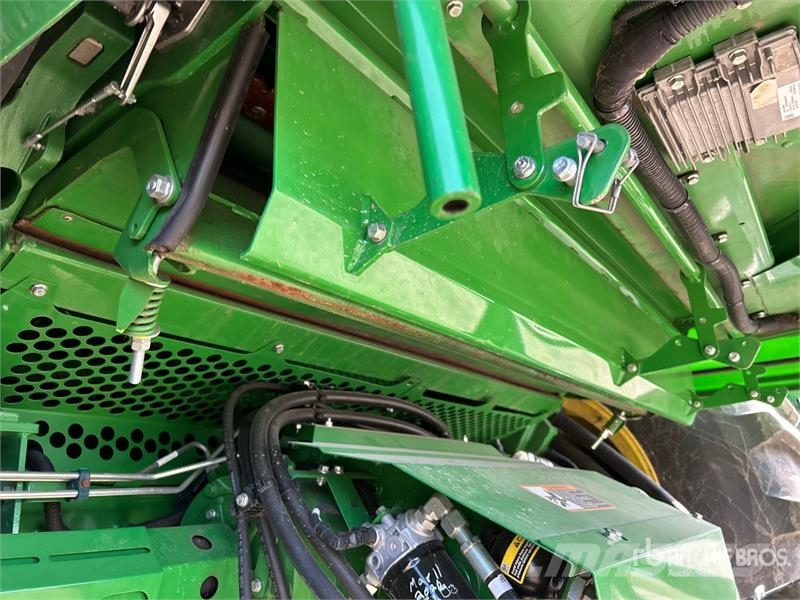 John Deere X9 1100 4x4 Signature Edition Combine Harvester Kombajni