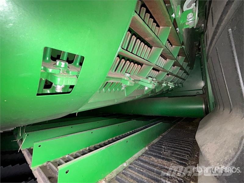 John Deere X9 1100 4x4 Signature Edition Combine Harvester Kombajni