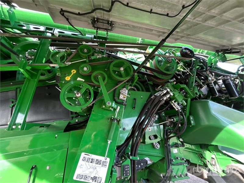 John Deere X9 1100 4x4 Signature Edition Combine Harvester Kombajni