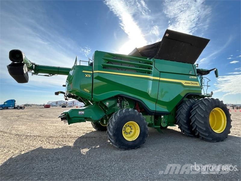 John Deere X9 1100 4x4 Signature Edition Combine Harvester Kombajni