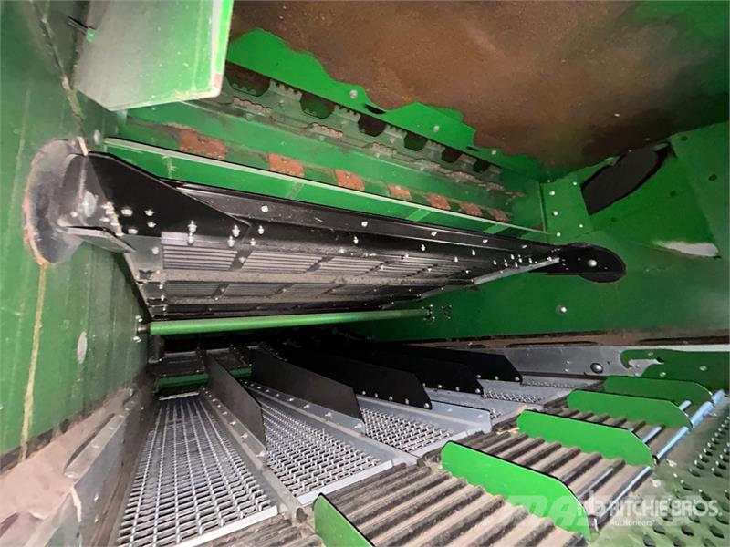 John Deere X9 1100 4x4 Signature Edition Combine Harvester Kombajni