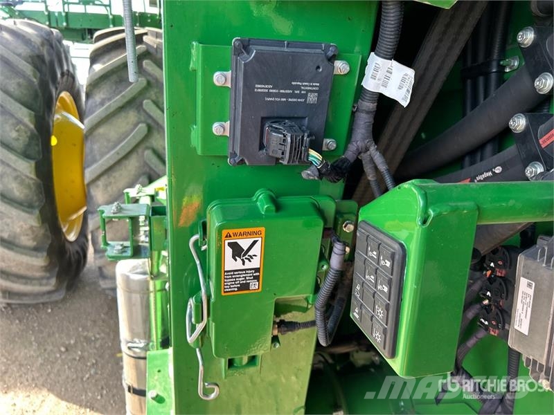 John Deere X9 1100 4x4 Signature Edition Combine Harvester Kombajni