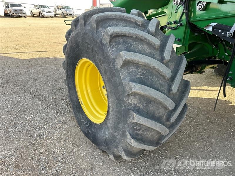 John Deere X9 1100 4x4 Signature Edition Combine Harvester Kombajni