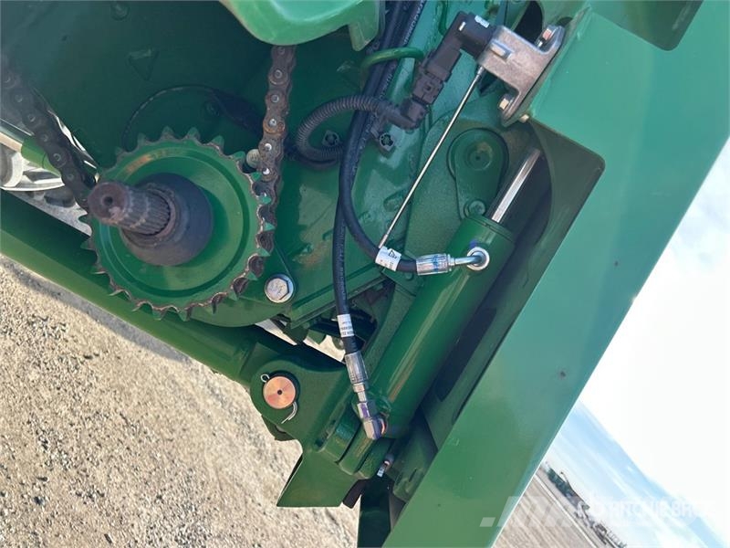 John Deere X9 1100 4x4 Signature Edition Combine Harvester Kombajni