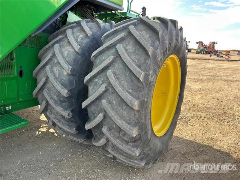 John Deere X9 1100 4x4 Signature Edition Combine Harvester Kombajni