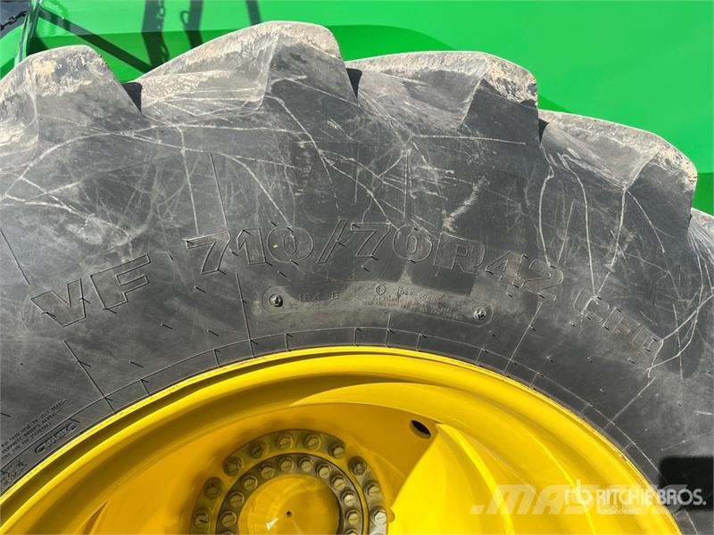 John Deere X9 1100 4x4 Signature Edition Combine Harvester Kombajni
