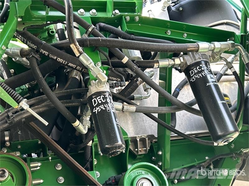 John Deere X9 1100 4x4 Signature Edition Combine Harvester Kombajni