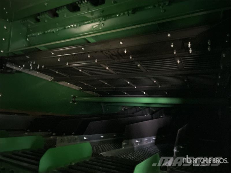 John Deere X9 1100 Combine Harvester 콤바인 수확기