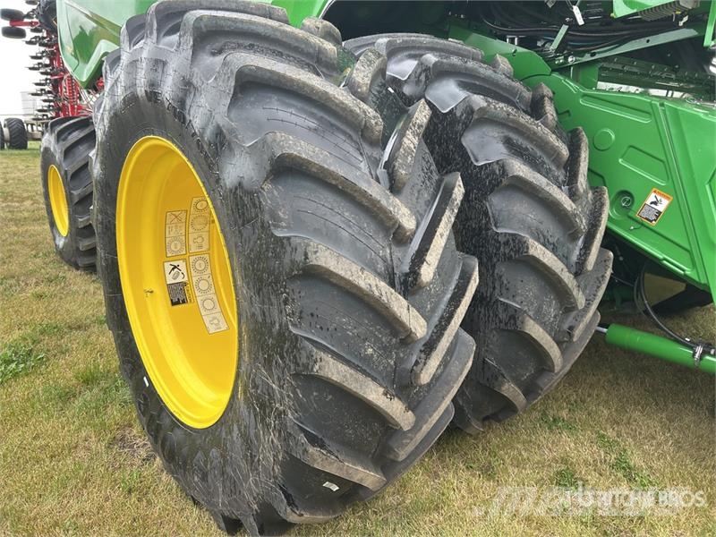 John Deere X9 1100 Combine Harvester 콤바인 수확기