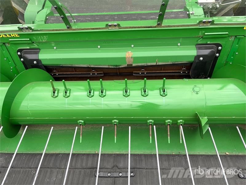 John Deere X9 1100 Signature Edition Combine Harvester Kombinované zberacie stroje
