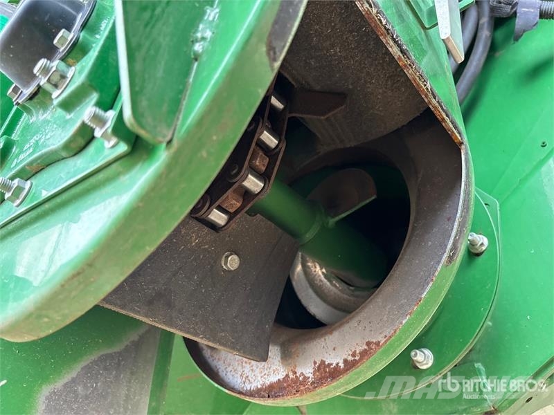 John Deere X9 1100 Signature Edition Combine Harvester Kombinované zberacie stroje