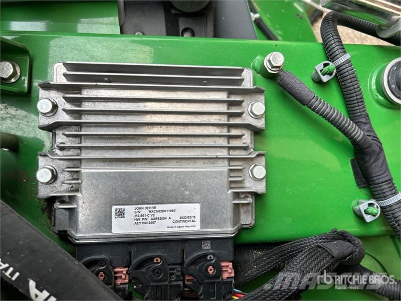 John Deere X9 1100 Signature Edition Combine Harvester Kombajny zbożowe
