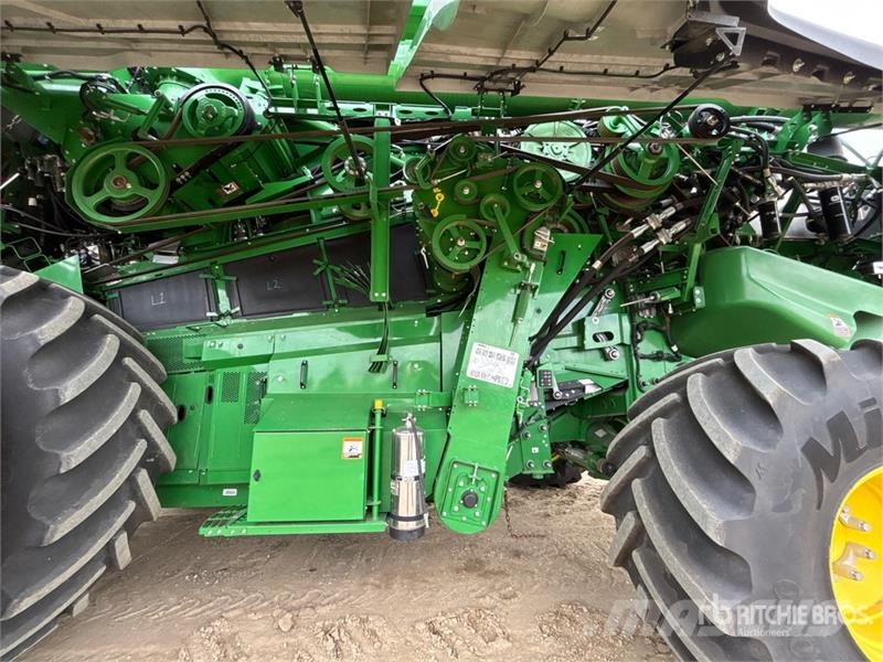 John Deere X9 1100 Signature Edition Combine Harvester Kombinované zberacie stroje