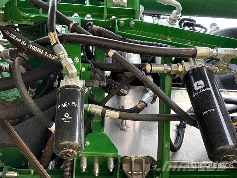 John Deere X9 1100 Signature Edition Combine Harvester Kombinované zberacie stroje