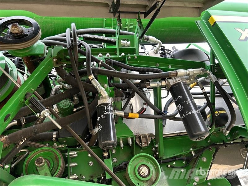 John Deere X9 1100 Signature Edition Combine Harvester Kombajny zbożowe