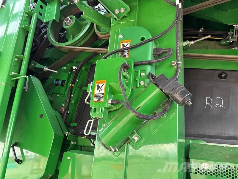 John Deere X9 1100 Signature Edition Combine Harvester Kombinované zberacie stroje