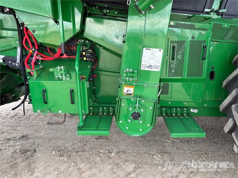 John Deere X9 1100 Signature Edition Combine Harvester Kombinované zberacie stroje
