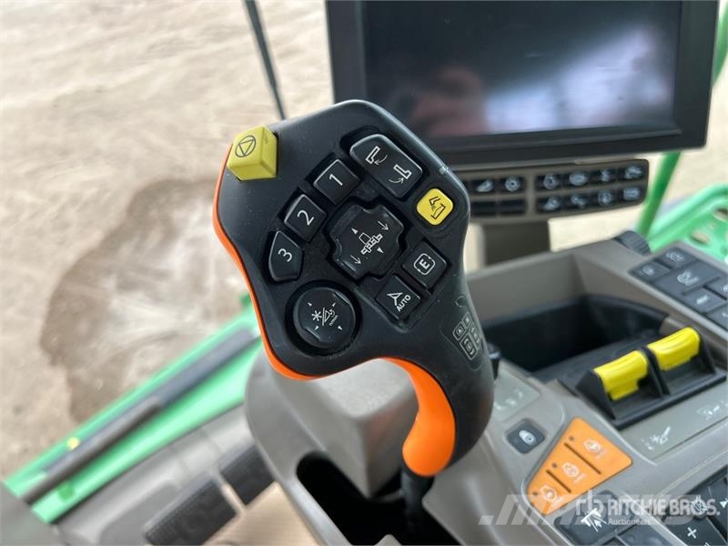 John Deere X9 1100 Signature Edition Combine Harvester Kombajny zbożowe